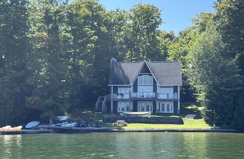Grey Highlands Cottage | Peaceful waterfront family cottage on Lake Eugenia