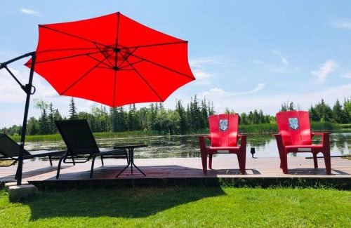 Victoria Road House | Peaceful Waterfront Cottage on Kawartha Lakes