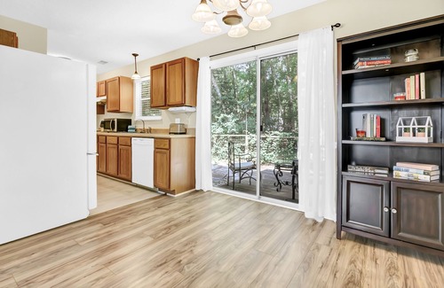 West Columbia House | Peaceful West Columbia Get-Away