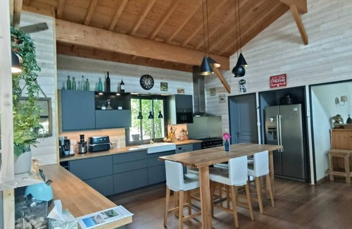 Le Porge House | Peaceful wooden house in a green setting 10 minutes from the beach!