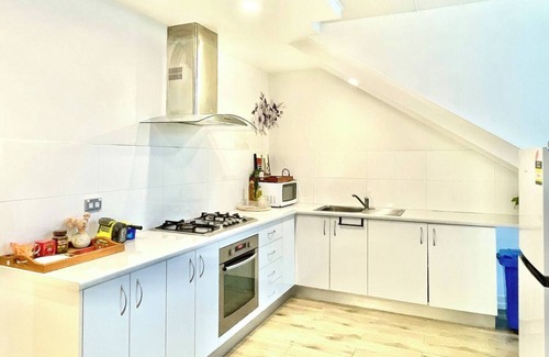 Daisy Hill House | Peaceful Woodland Suite