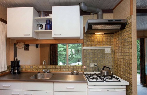 Dilsen-Stokkem Ski Chalet | Peacefully chalet in Lanklaar with garden