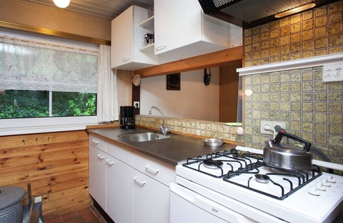 Dilsen-Stokkem Ski Chalet | Peacefully chalet in Lanklaar with garden