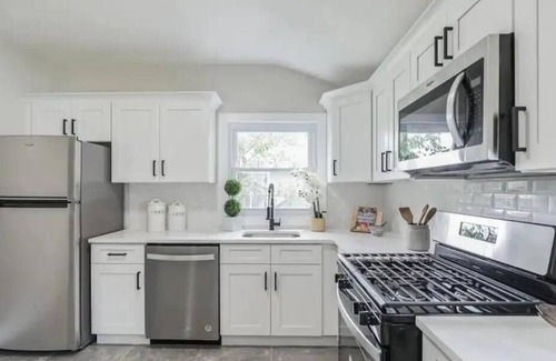 Lawnside House | Peacefully Cozy Place for solo or group trip