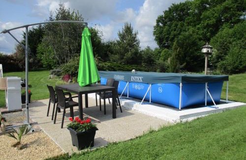 La Foret-sur-Sevre House | Peach Cottage