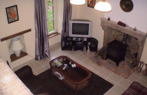 La Foret-sur-Sevre House | Peach Cottage