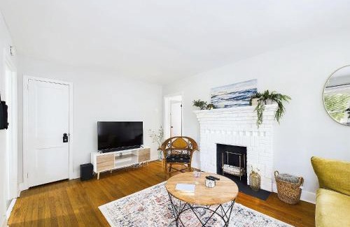 Augusta Apartment | Peachy Corner Cottage