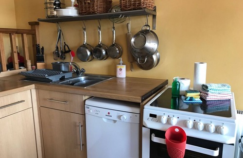 Talybont-on-Usk House | Peacock Cottage, Pet Friendly, Black Mountain Range, nestled on Brecon Beacons