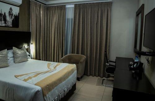 Palapye Bed & Breakfast | PeaconWood Boutique Villa