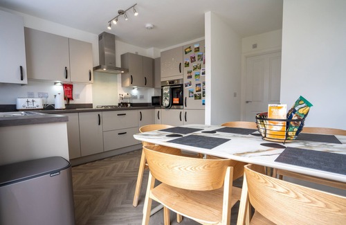 Chesterfield House | PEAK AVENUE RETREAT, pet friendly, with a garden in Chesterfield