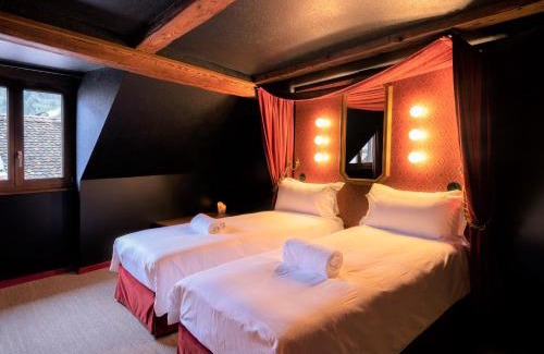 Saint-Ursanne Hotel | Peanut Medieval Lodge
