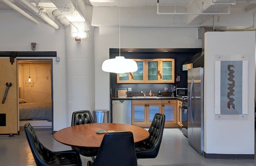 Pearl District Condo | Pearl District Art Loft: Urban Luxury with Parking!