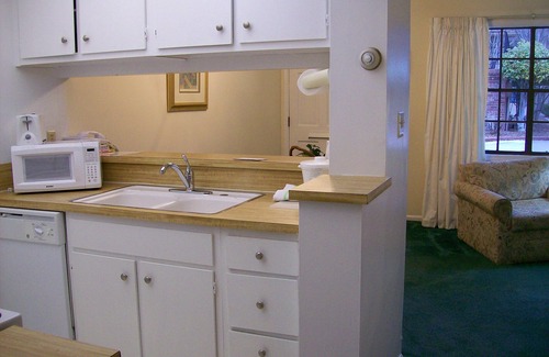Downtown Apartment | Pearl Mill Flats (Formerly Duke Tower) unit 141