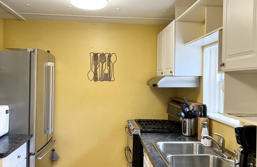 North Miami House | Pearl Suite
