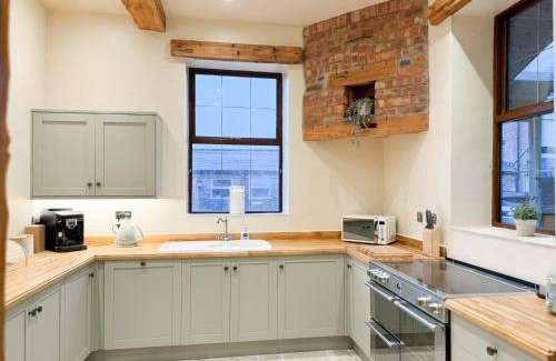 Northwich House | Peartree Cottage - Uk45496