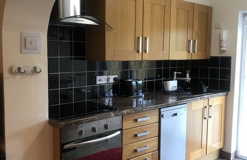 Kilgetty Apartment | Pebbles garden apartment in Saundersfoot