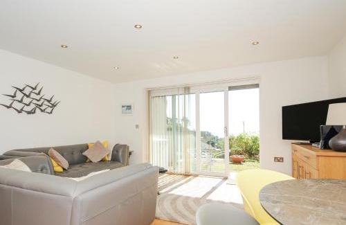 Downderry Apartment | Pebbles
