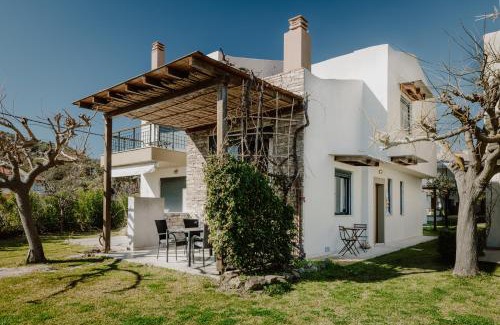 Kalamitsi Apartment | Pelagos Paradise Seafront Villa by Booking Kottas