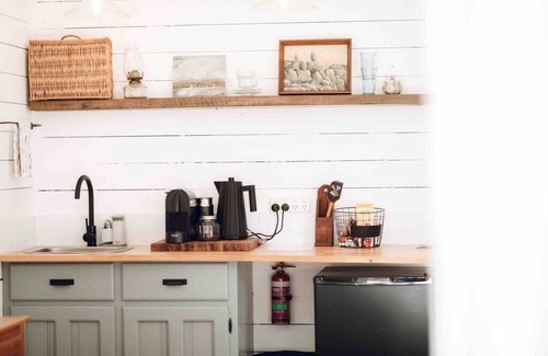 Flaxton Cabin | Pelham Cottage, Kondalilla Falls