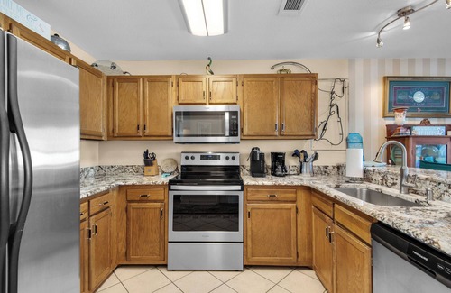 Navarre Beach House | “Pelican Point” Stunning views! Steps to the Beach!
