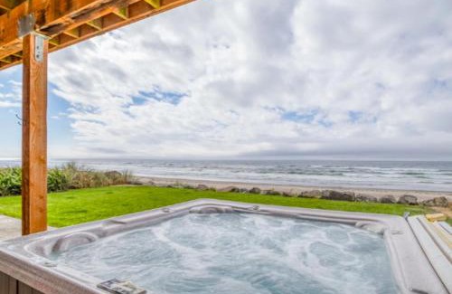 Rockaway Beach House | Pelicans Flight - Meredith Lodging