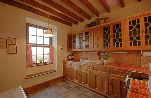 Cylch-Y-Garn Cottage | Pen y Graig - Back Wing, Church Bay, sea views, 500m to beach.