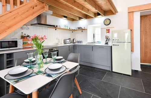 Garn Fadryn House | Pengroeslon Fawr - Three Bedroom House, Sleeps 4