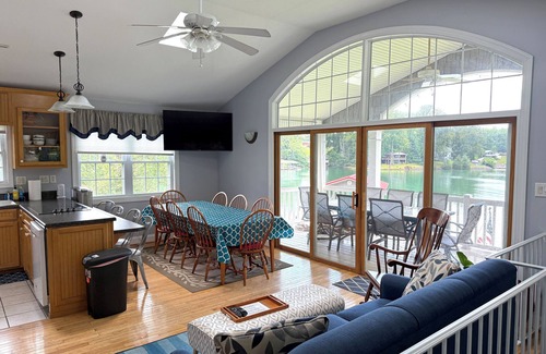 Penhook House | Penhook Hideaway at Smith Mountain Lake