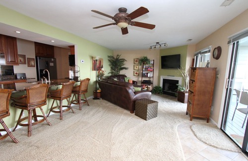 North Shore Condo | Peninsula Paradise at Bernard's Landing - Closest to the water!