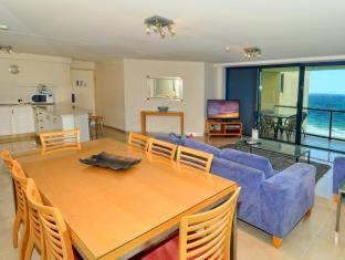 Mooloolaba Resort | Peninsular Beachfront Resort