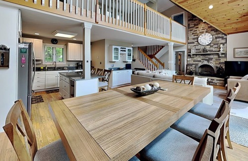 Blakeslee House | Penn Point Paradise | Great View, Dock, Hot Tub!