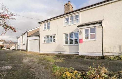 Henllan House | Pennant