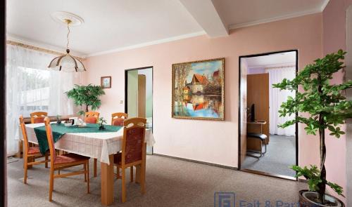 Velka Hledsebe House | Pensinon Doris