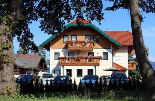 Leopoldskron-Moos House | Pension Ballwein