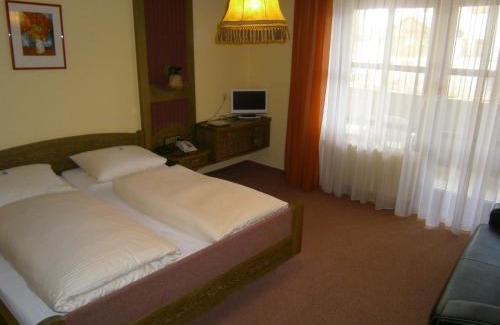 Obertrubach Hotel | Pension Drei Linden