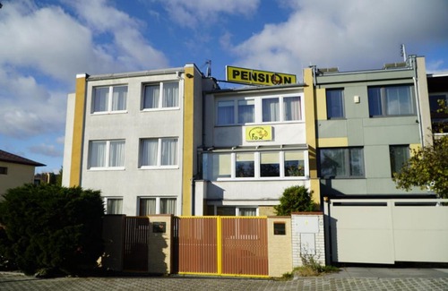 Prague 14 House | Pension FOX