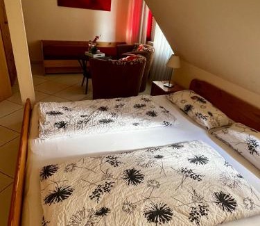 Althemmoor House | Pension Kolibri