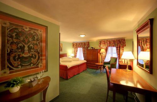 Loket House | Pension Masonic House