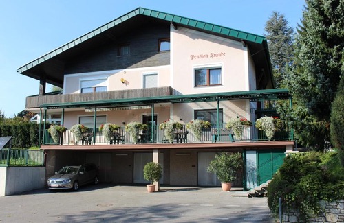 Graz Bed & Breakfast | Pension Traude