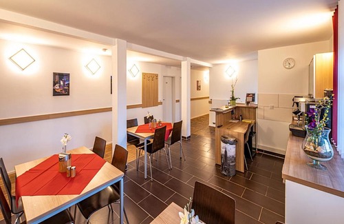 Boehlen House | Pension zum Bergmann