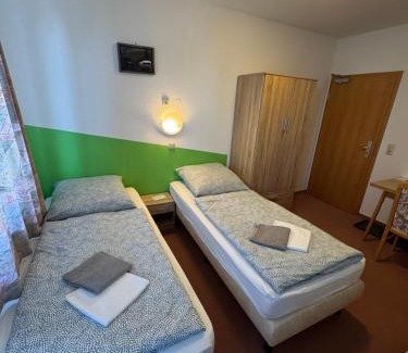 Oberweibach/Thur. Wald House | Pension zur Bergbahn