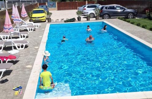 Dunavatu de Jos House | Pensiunea Acvila