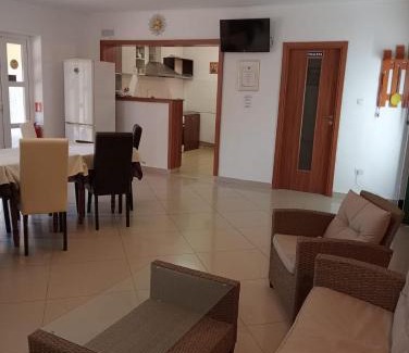 Izvoru House | Pensiunea Casa Ghica