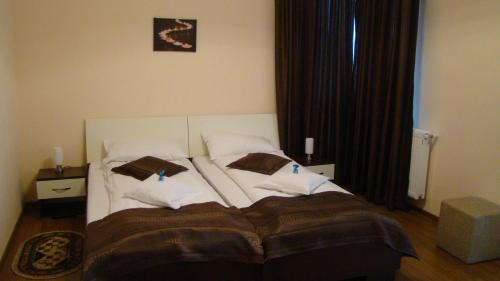 Sinpetru House | Pensiunea Queen Mary