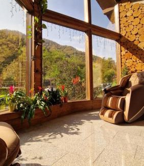 Brezoi House | Pensiunea Terra Nova