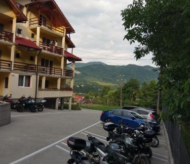 Corbeni House | Pensiunea Tiuta