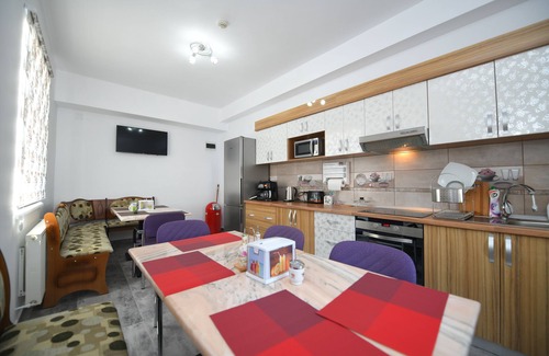 Hateg House | Pensiunea Trident