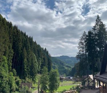 Rucar House | Pensiunea Valea Cascadelor