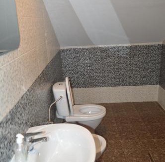 Barnova House | Pensiunea VisAventura