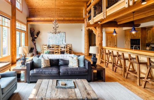 Saddle Ridge Cabin | Penthouse 3 by Moonlight Basin Lodging